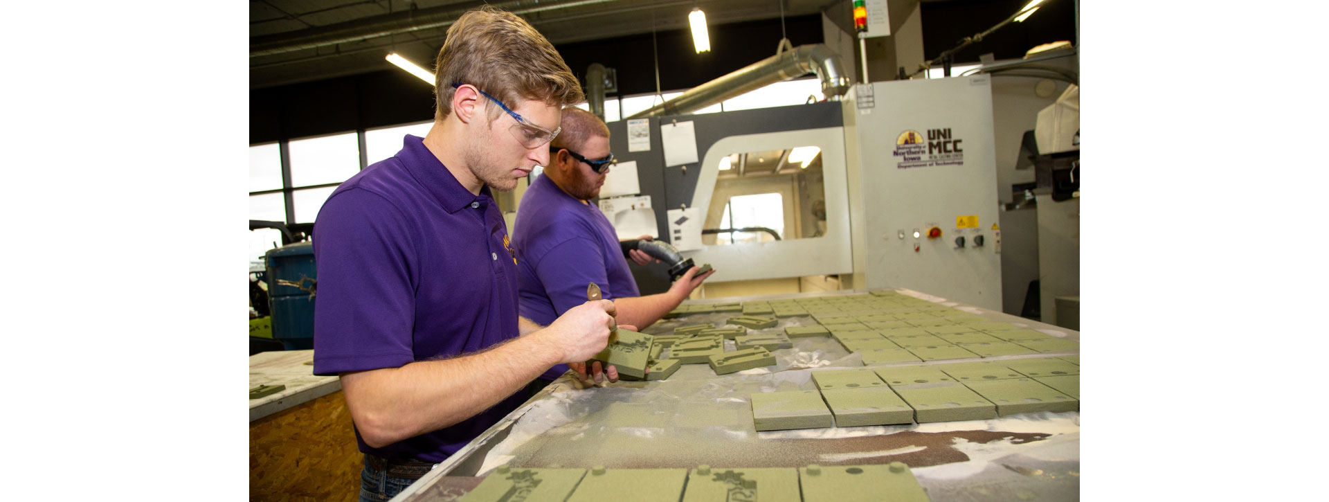 students in engineering lab at university of northern iowa